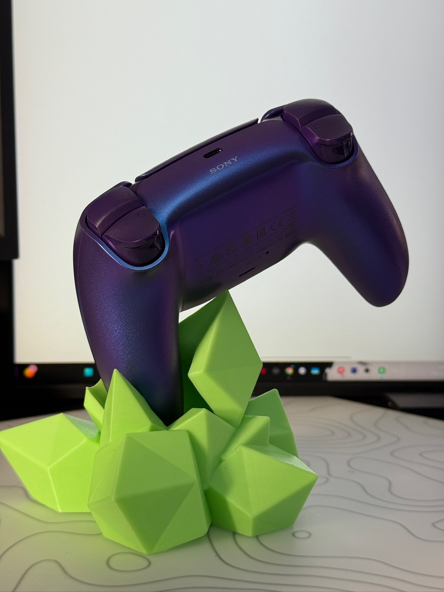 Crystal uni controller holder