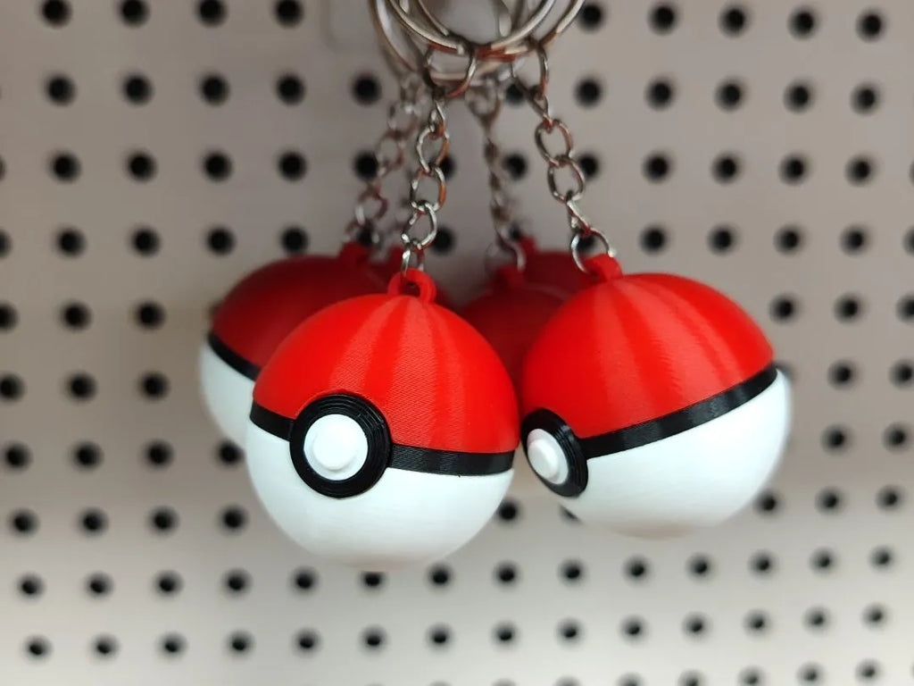 Pokeball pokemon keychain