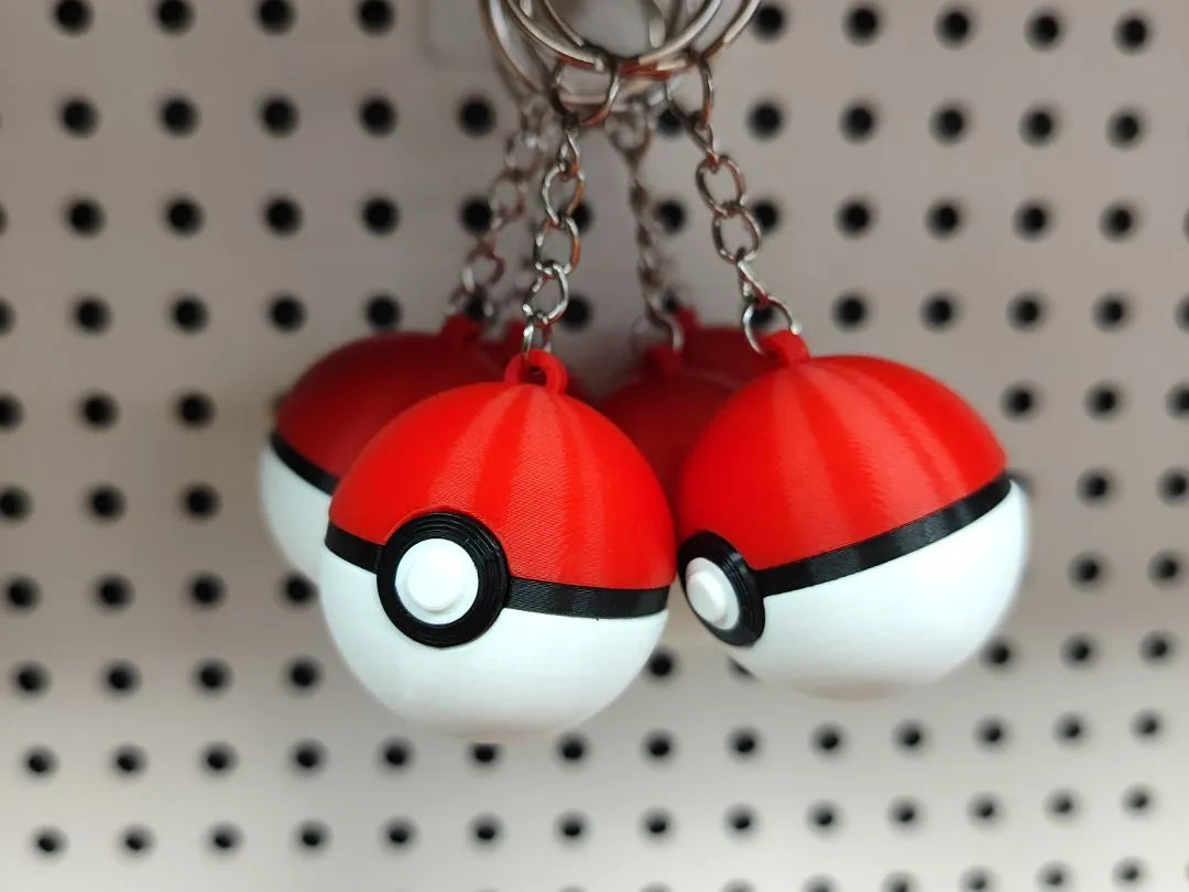 Pokeball pokemon keychain