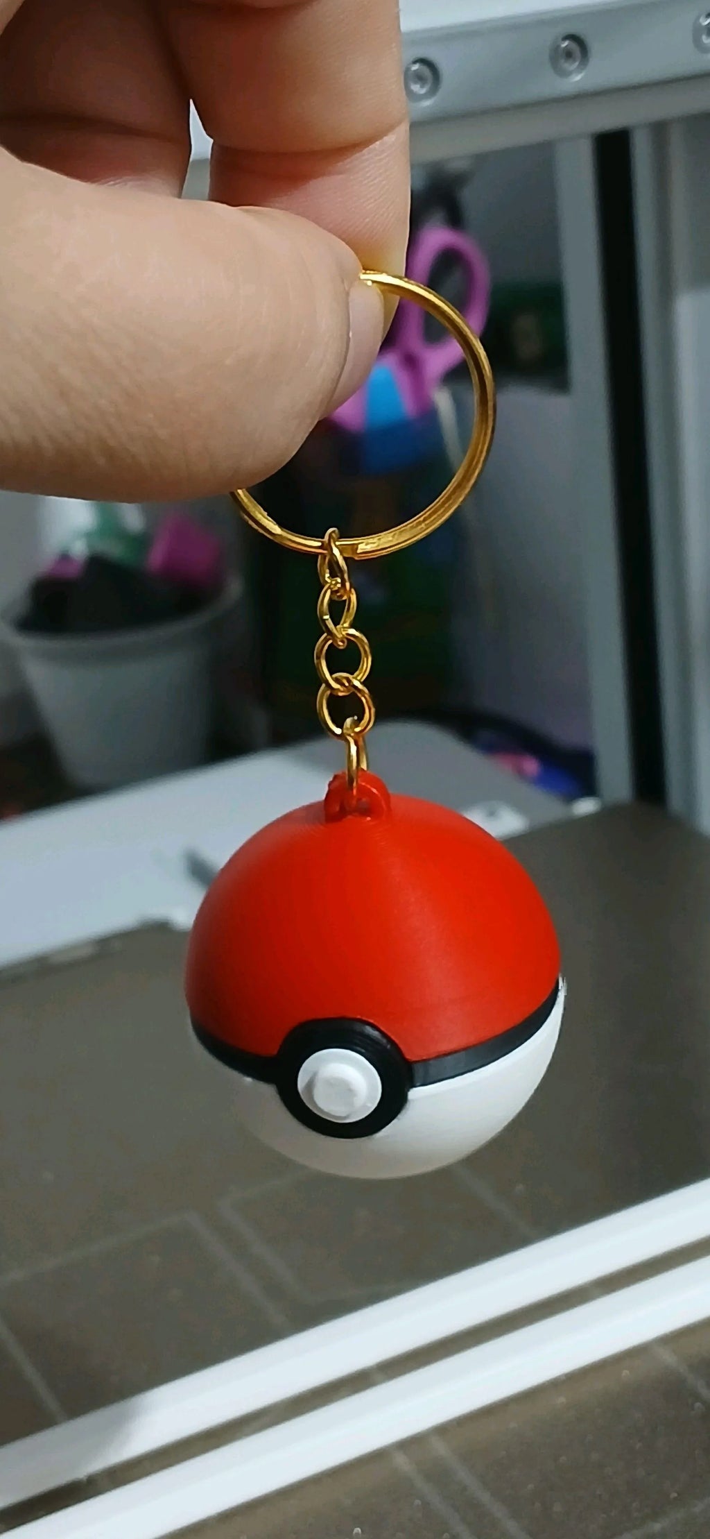 Pokeball pokemon keychain