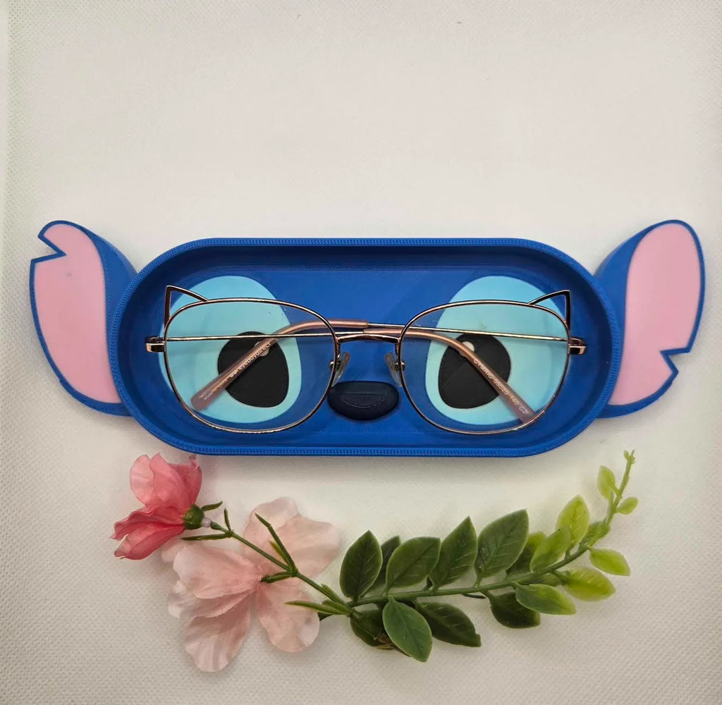 Stitch glasses holder