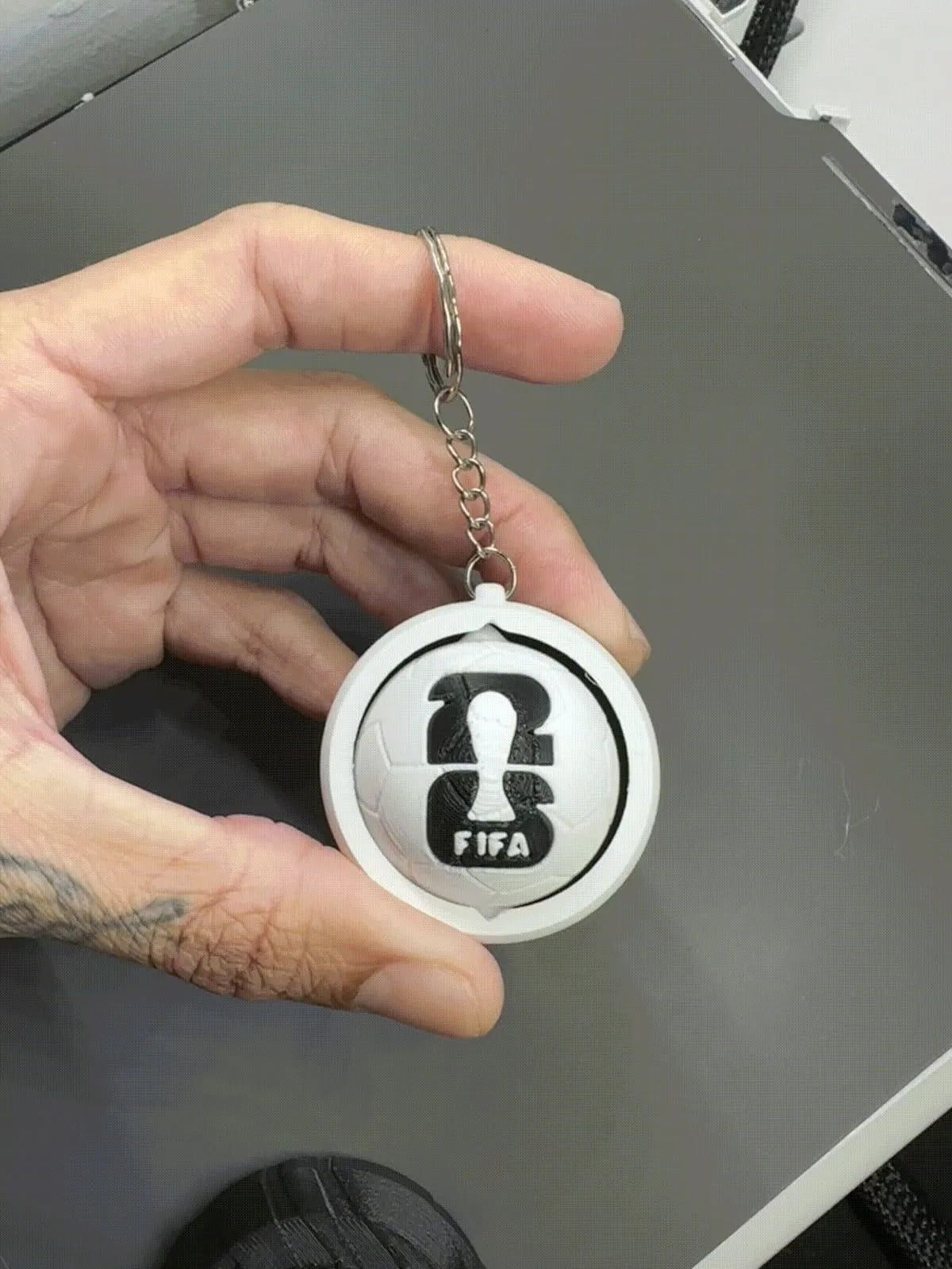 Fifa spinning keychain 26