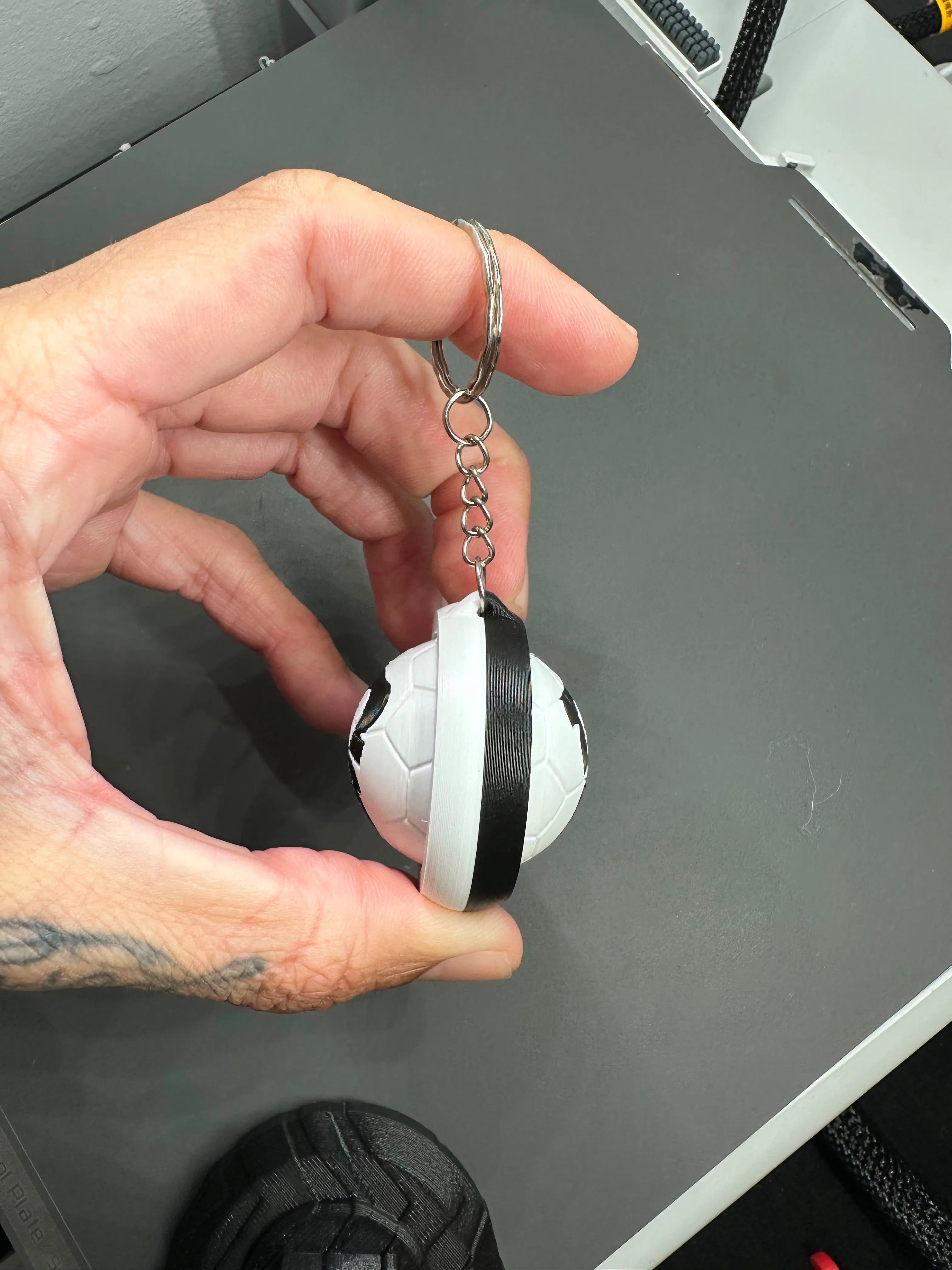 Fifa spinning keychain 26