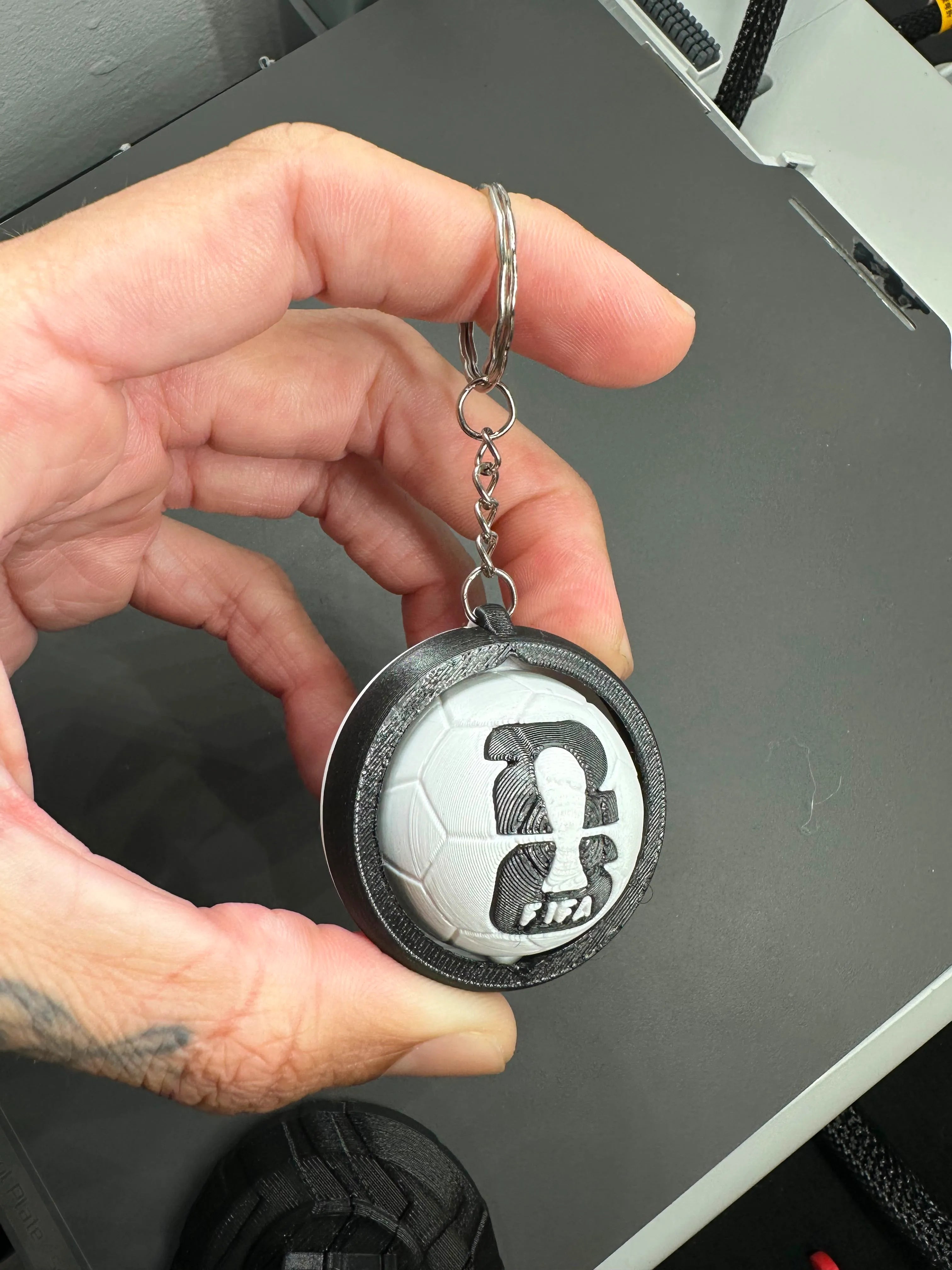 Fifa spinning keychain 26