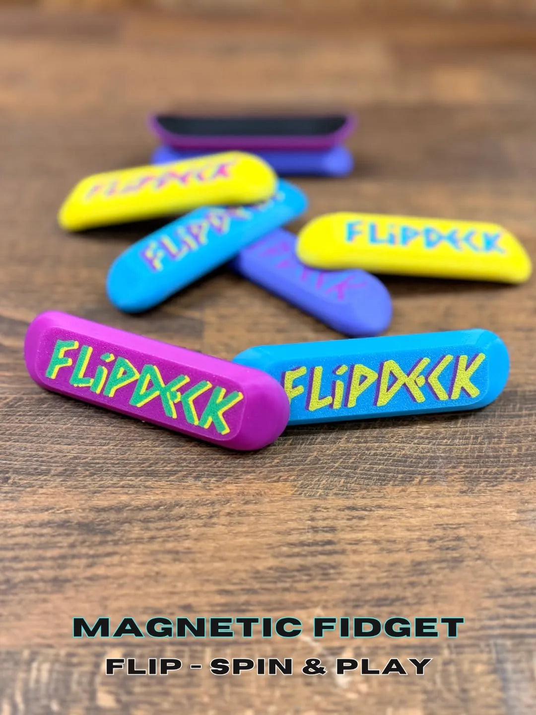 Flipdeck magnetic fidget