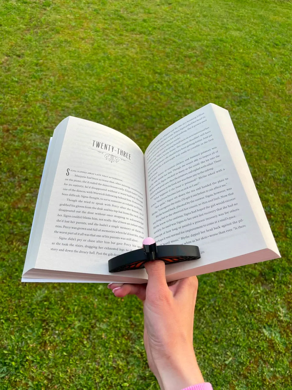 Monarch butterfly page holder