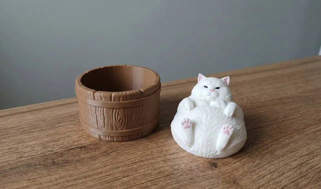Chonky cat in a tub mini storage box