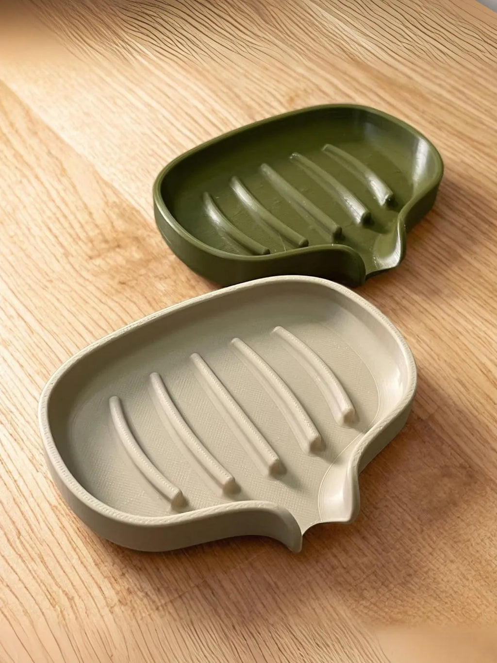 Soap dish (self draining)
