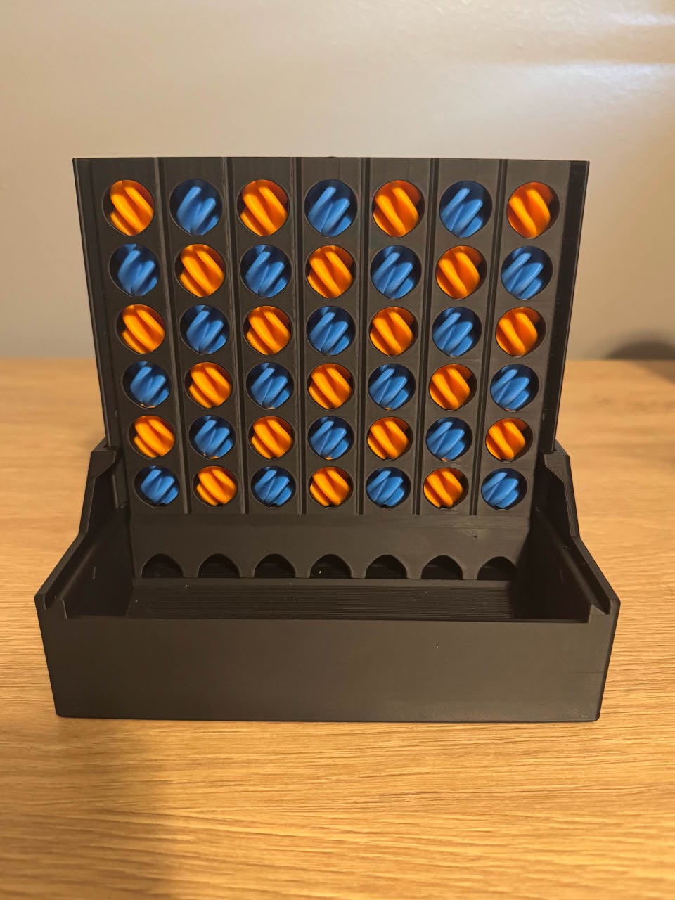Self sorting connect 4