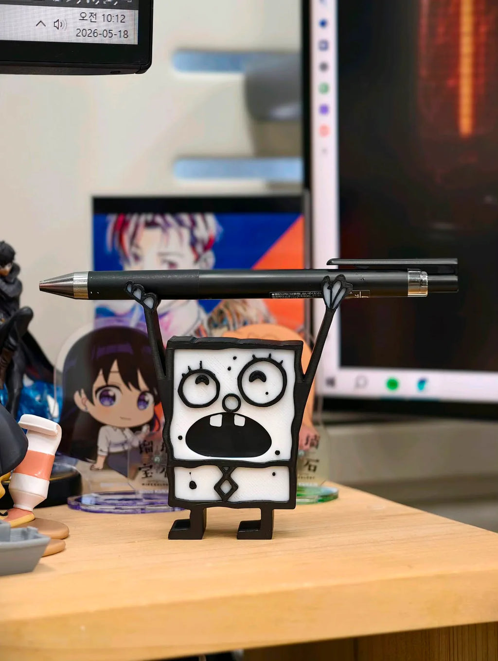Doodle sponge bob pen holder