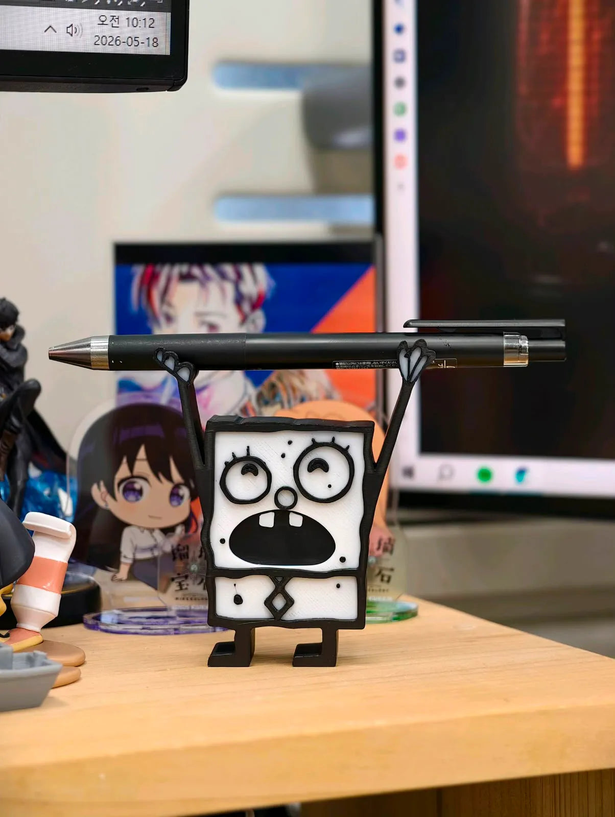 Doodle sponge bob pen holder