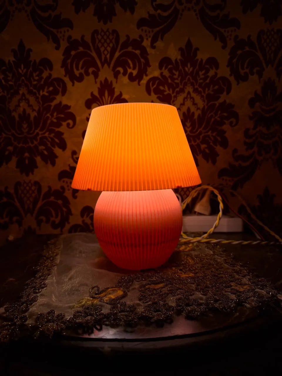 Modern table lamp