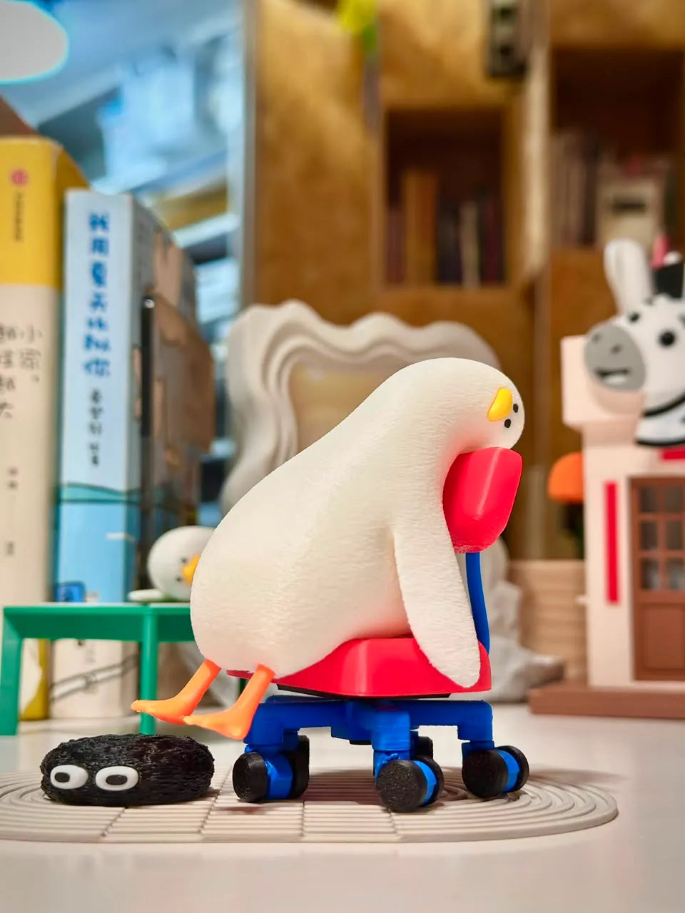 Lying Flat Duck Lazy Duck + Rotatable Chair