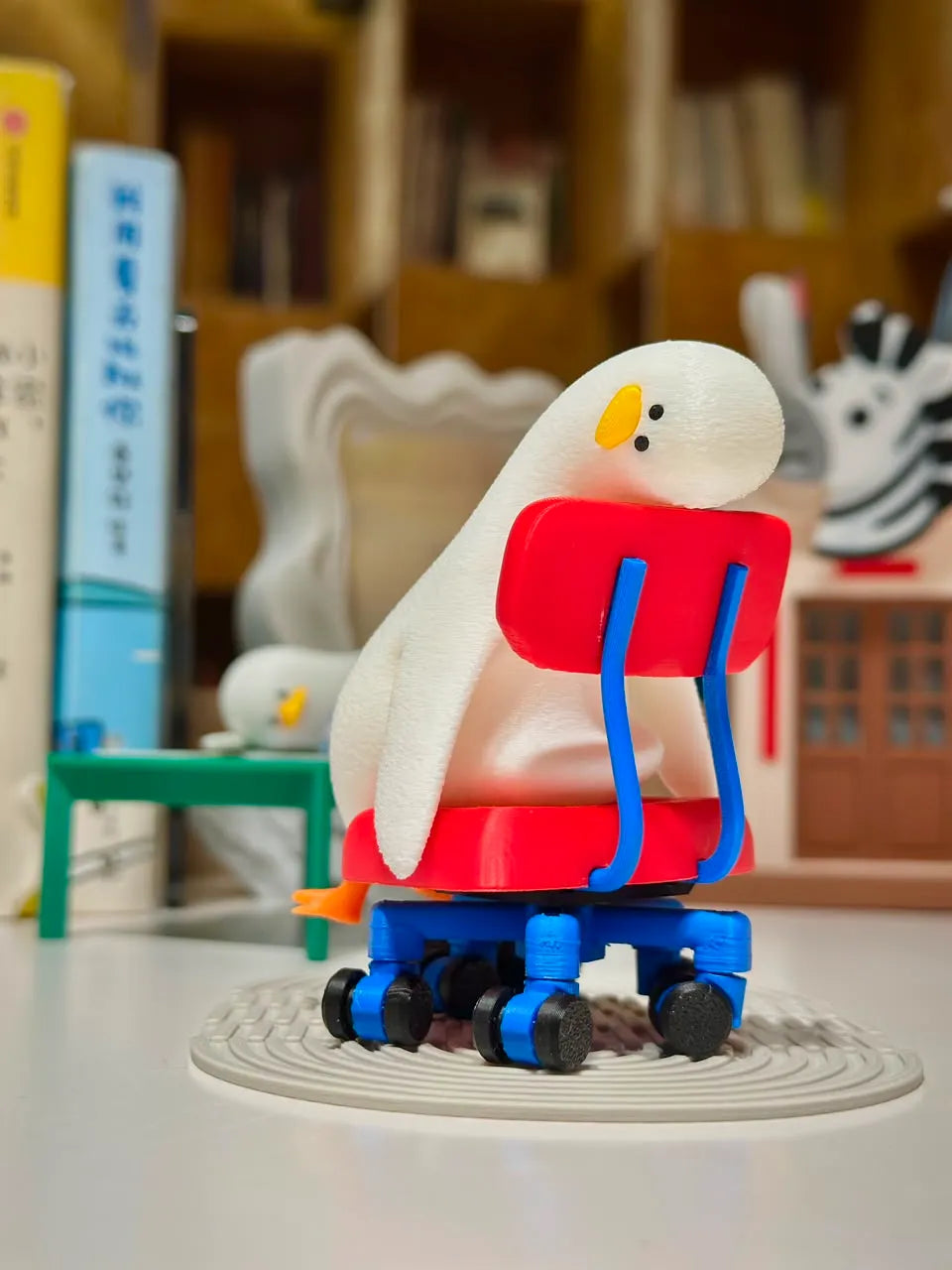 Lying Flat Duck Lazy Duck + Rotatable Chair