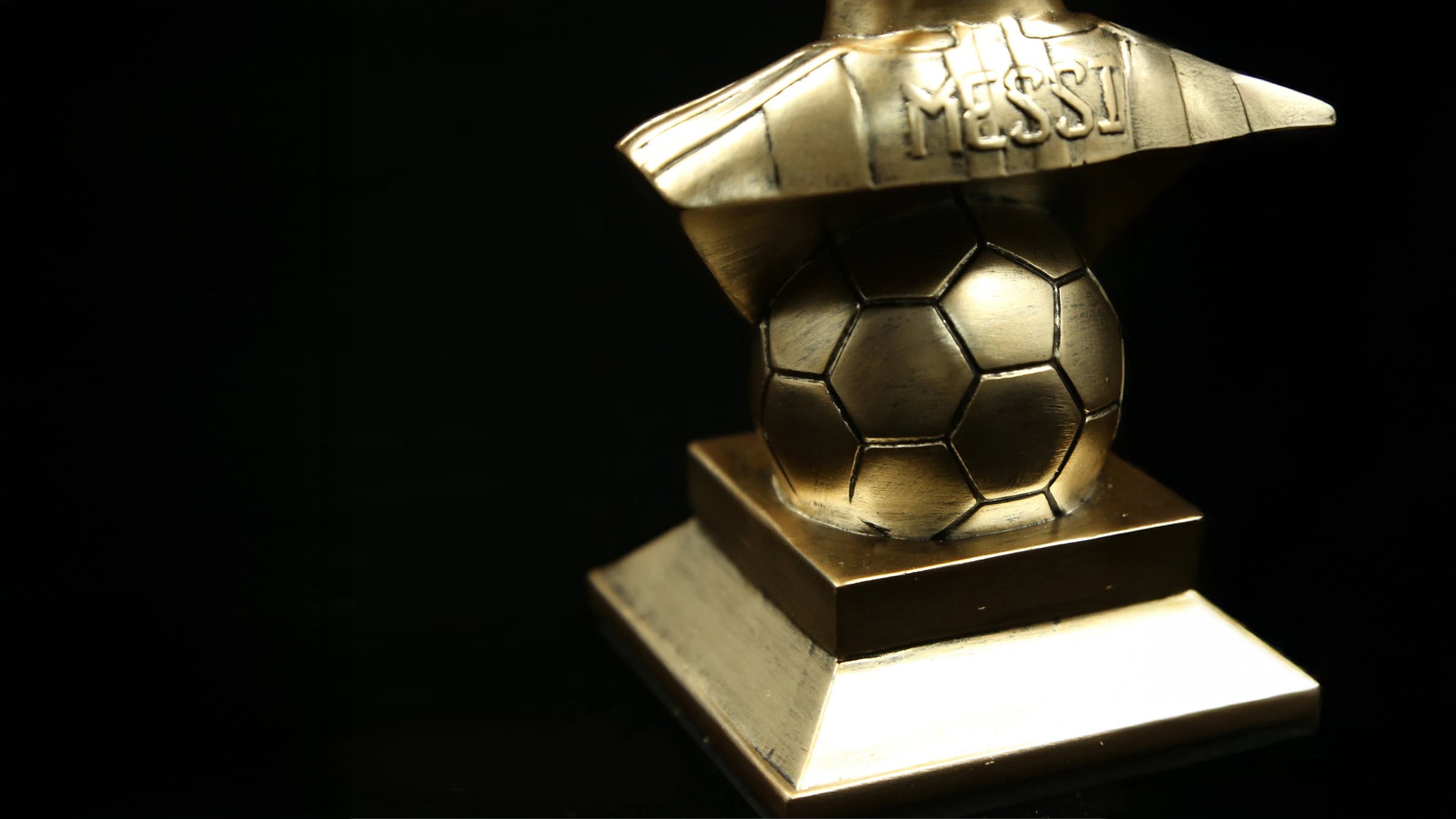 messi bust