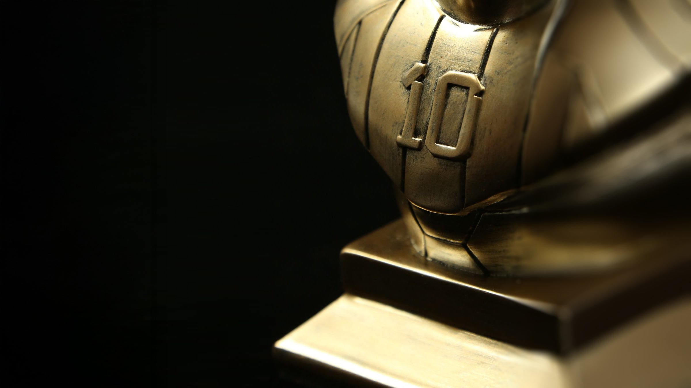 messi bust