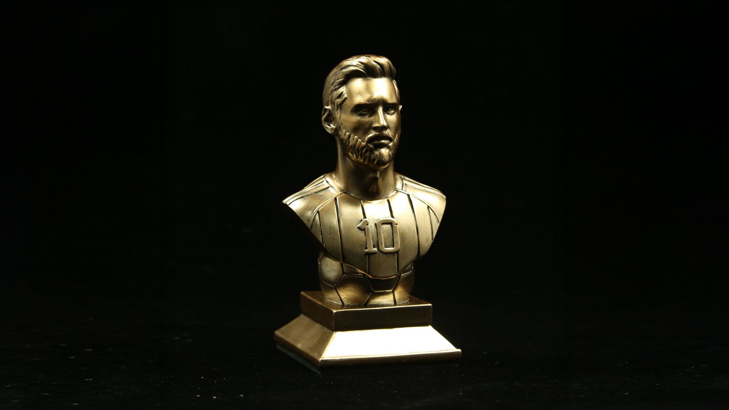 messi bust