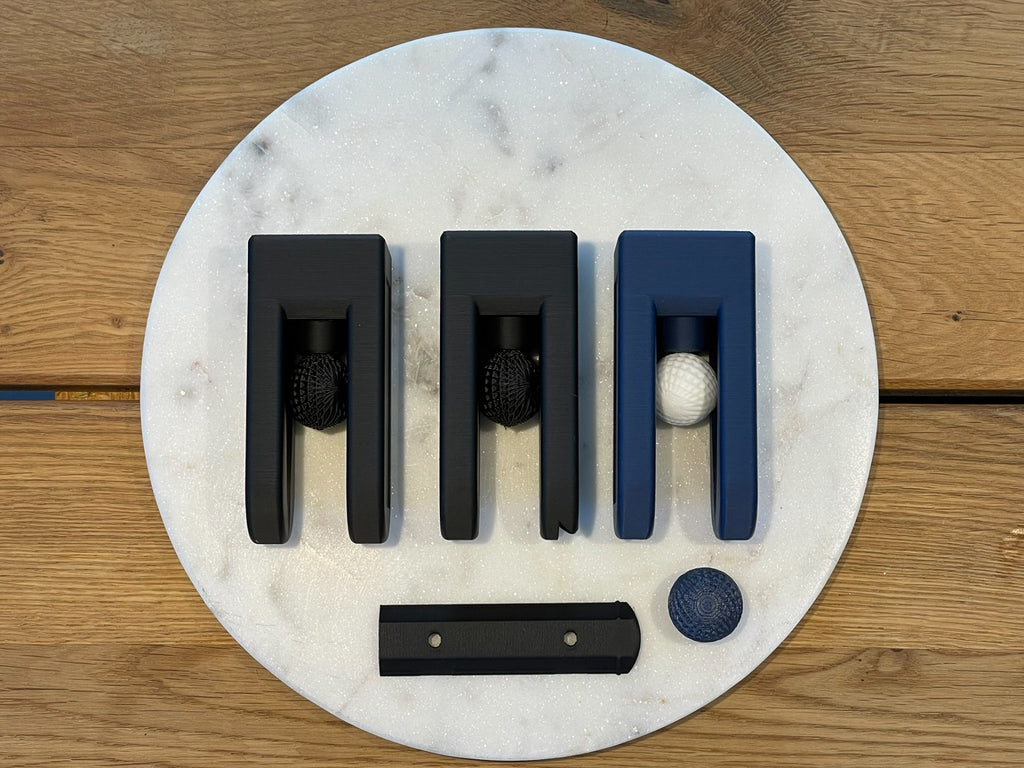Auto-Lock Hanger