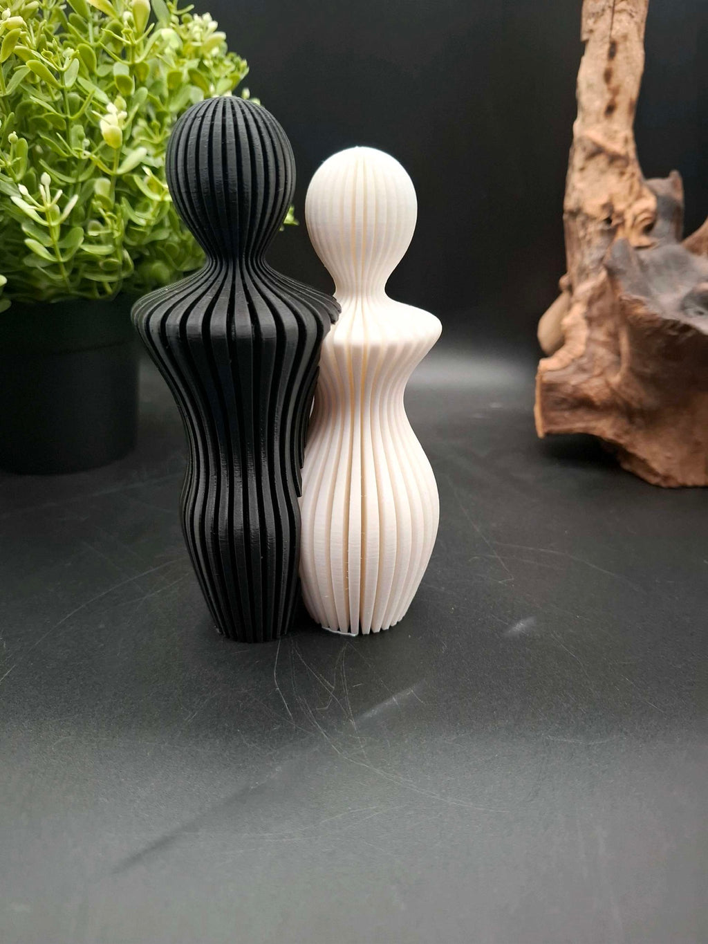 Husband and wife statue