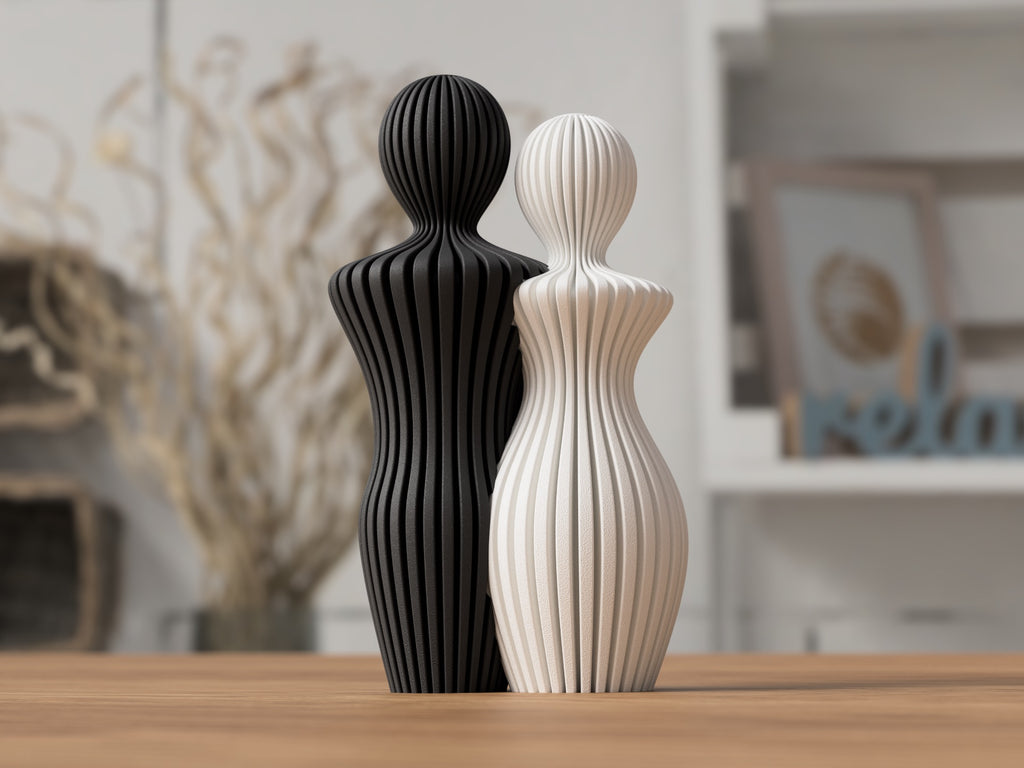 Husband and wife statue